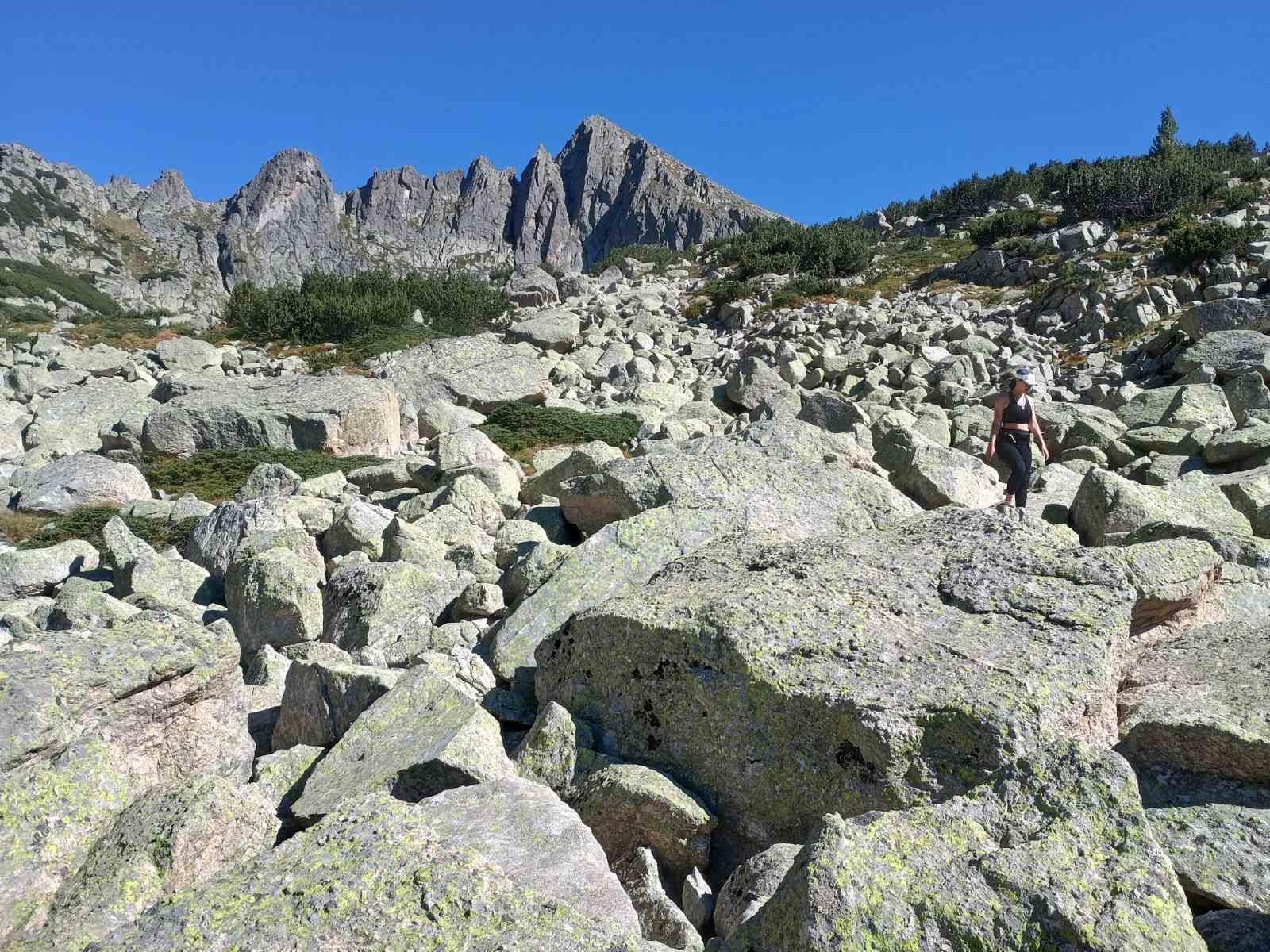 Silvana Gateva in a thetre workshop, reading a text from a piece of paper.